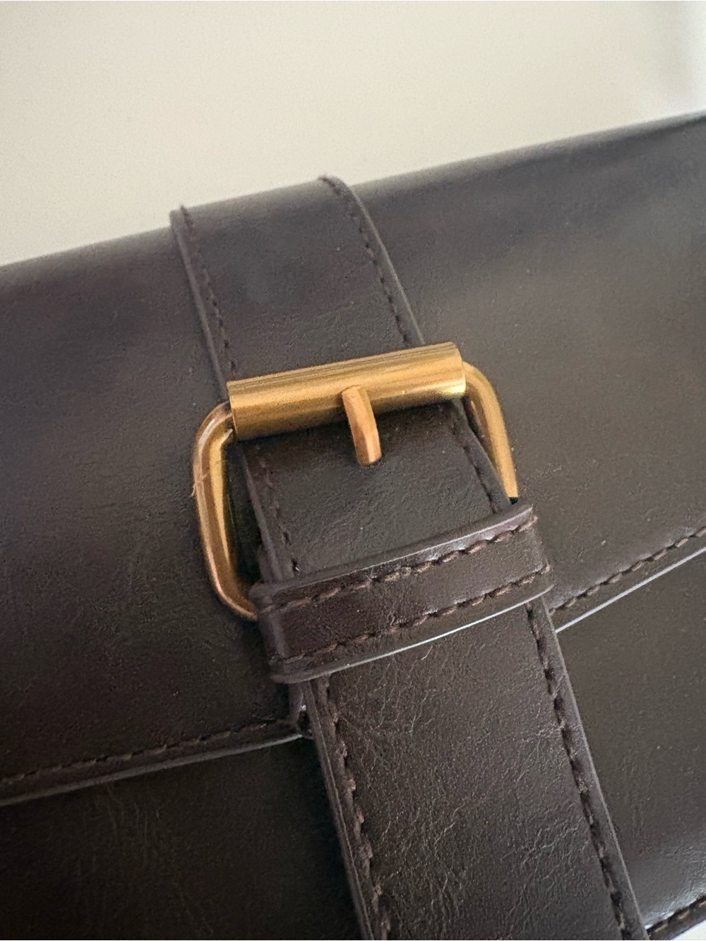 Niche Chic Classic Dark Brown Leather Crossbody Bag with Brass Buckle